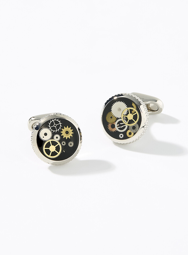 Round gear cufflinks product image (primary)
