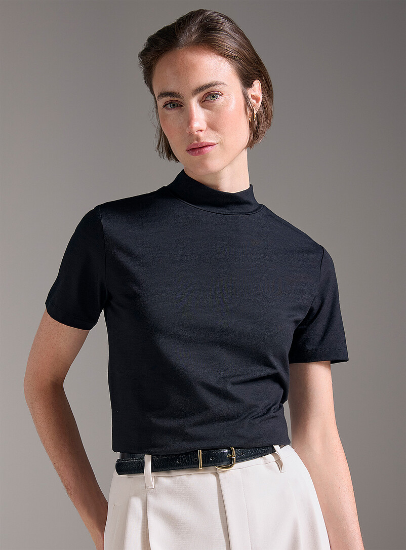 Thick and flowy mock-neck T-shirt | Contemporaine | Women%u2019s
