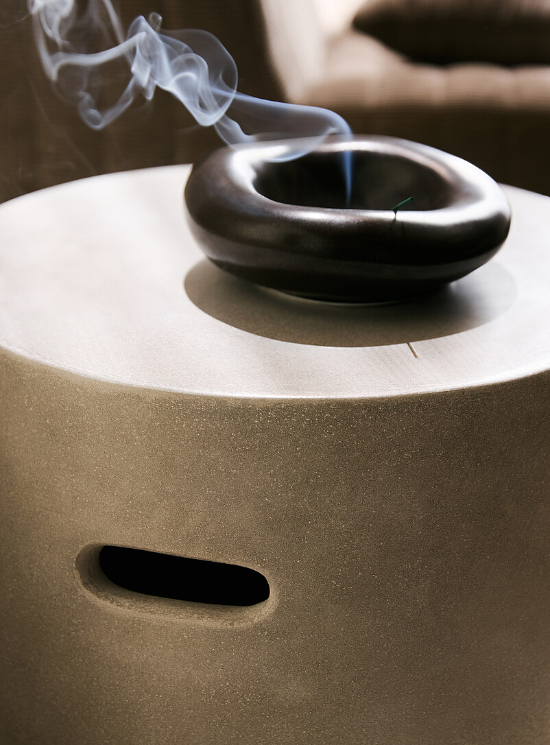CRUSO&Euml;: La table d'appoint fibres-ciment Int&eacute;rieur et ext&eacute;rieur Gris clair