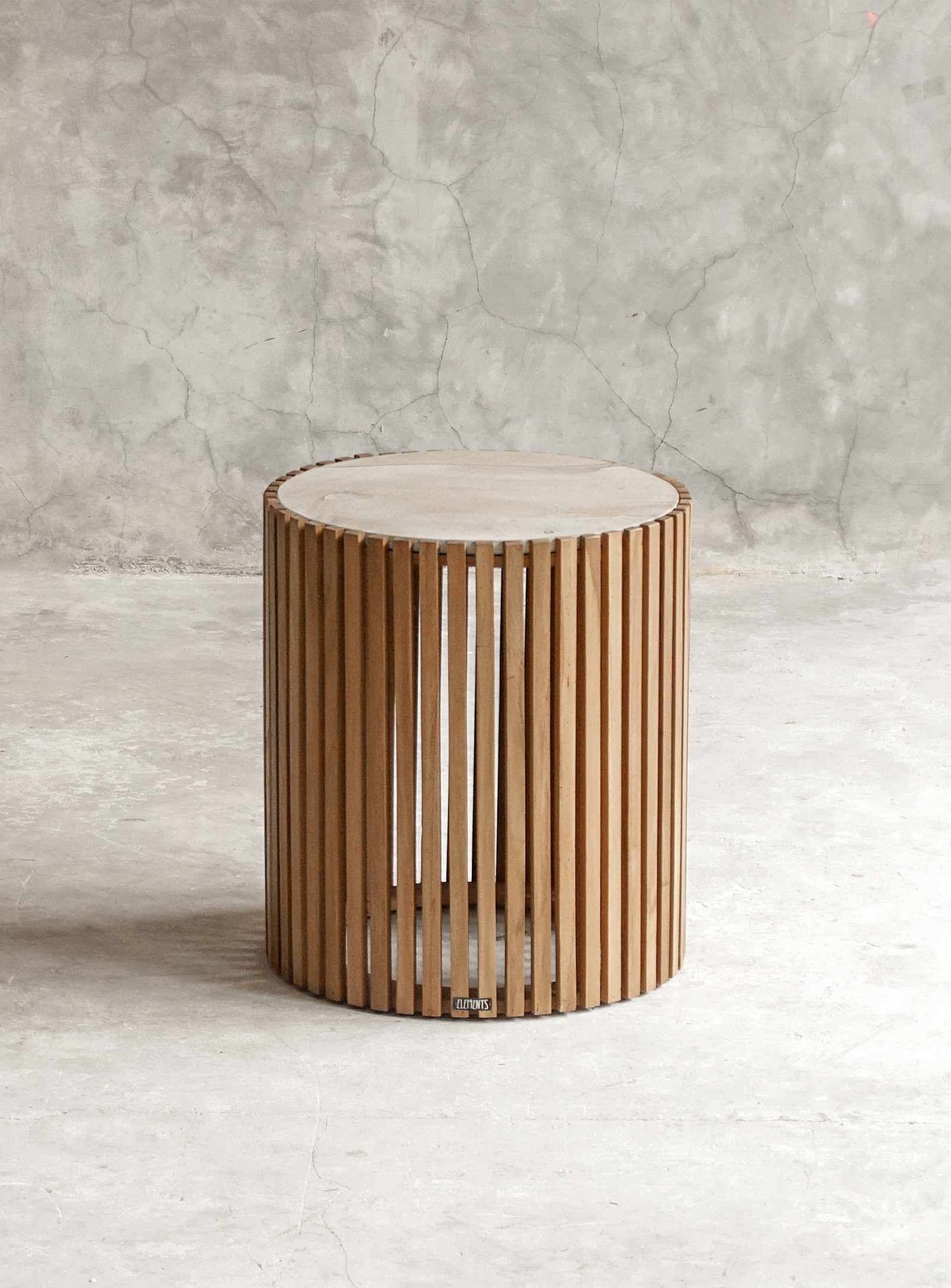 CRUSOË - Natural essences openwork rounded side table