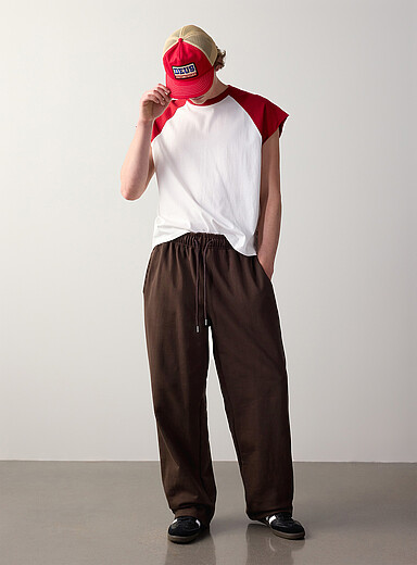 Le pantalon sweat &agrave; jambe large d&eacute;lav&eacute; Coupe relaxe <b>Importation de S&eacute;oul</b>
