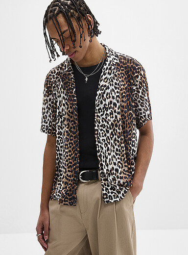 La chemise col ouvert transparente l&eacute;opard <b>Importation de S&eacute;oul</b>