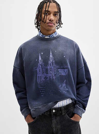 Le sweat d&eacute;lav&eacute; &eacute;glise gothique <b>Importation de S&eacute;oul</b>