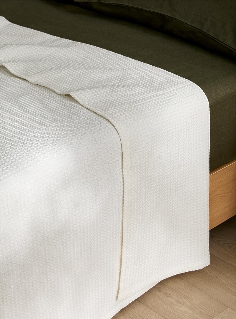 Waffled knit blanket product image 2