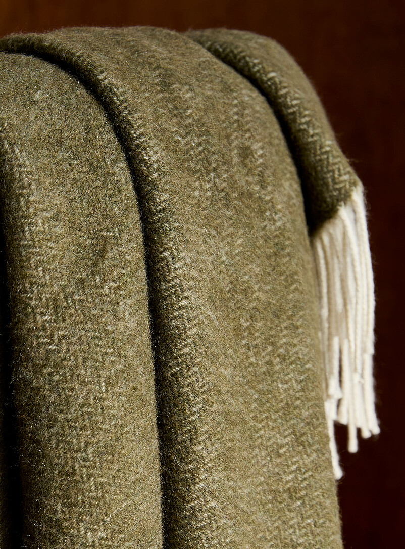 Simons Maison: Le jet&eacute; chevrons m&eacute;lange de laine 130 x 170 cm Kaki - Sauge - Olive