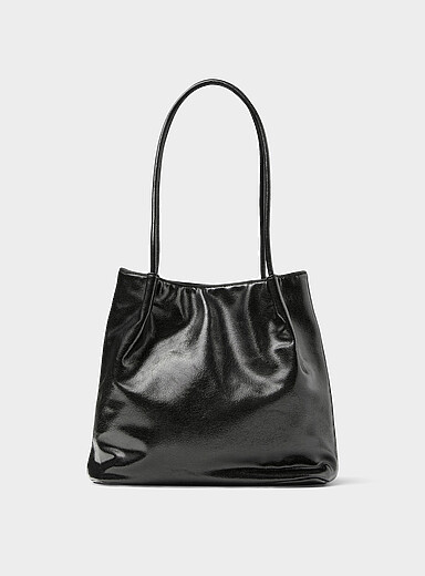 Le sac besace faux cuir craquel&eacute;