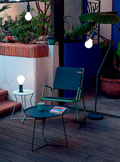 Apl&ocirc; freestanding bulb lamp