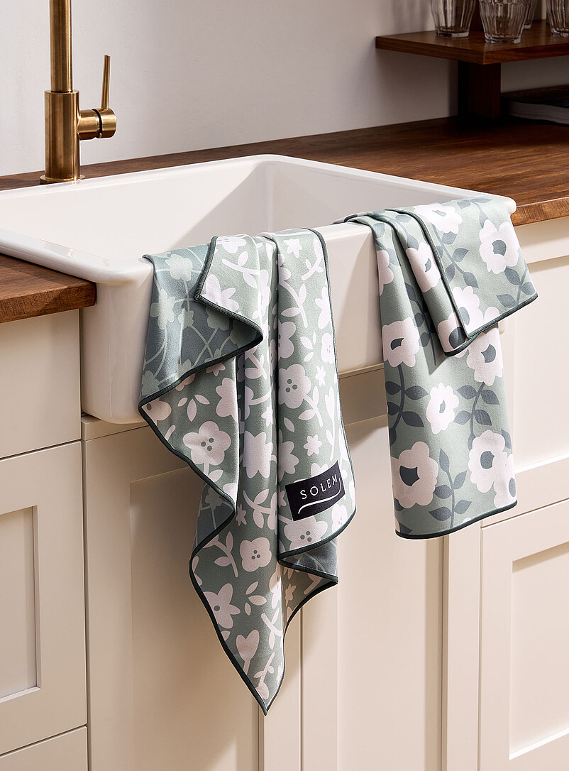 Floral pattern microfibre tea towels Set of 2 product image (primary)