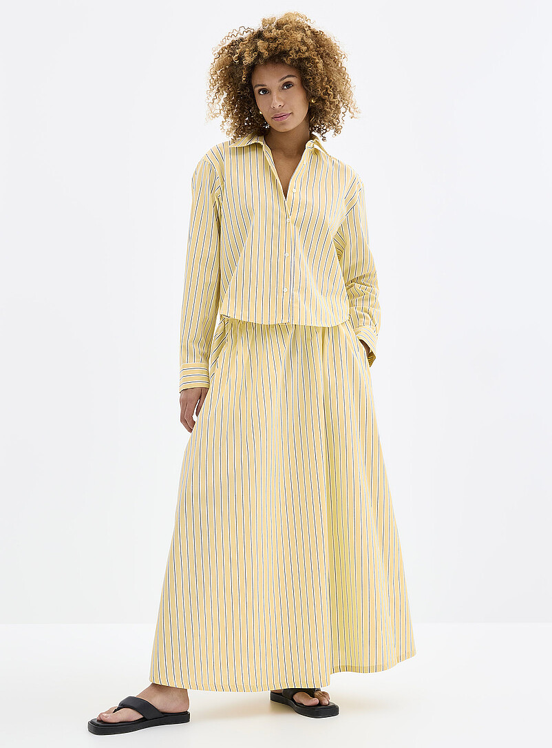 Contemporaine: La chemise popeline l&eacute;g&egrave;re ray&eacute;e Jaune &agrave; motifs pour femme