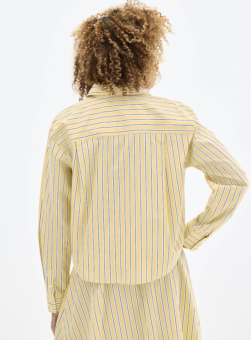 Contemporaine: La chemise popeline l&eacute;g&egrave;re ray&eacute;e Jaune &agrave; motifs pour femme