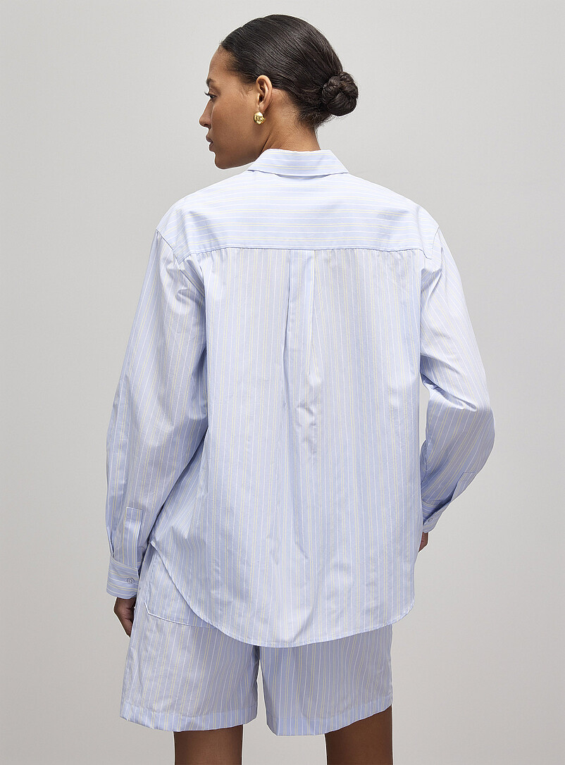 Contemporaine: La chemise ample popeline l&eacute;g&egrave;re ray&eacute;e Bleu &agrave; motifs pour femme