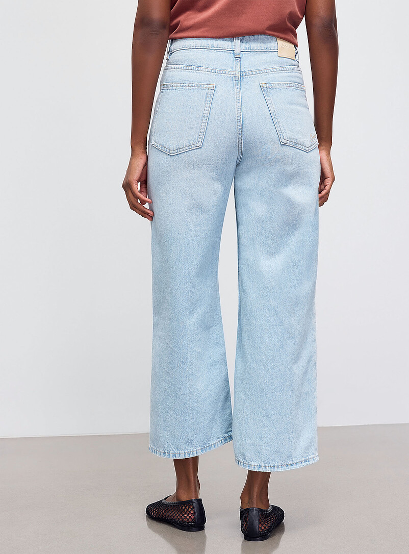 BOSS: Le jean &eacute;court&eacute; Marlene <b>Coupe : jambe large, taille haute</b> Bleu moyen - Ardoise pour femme
