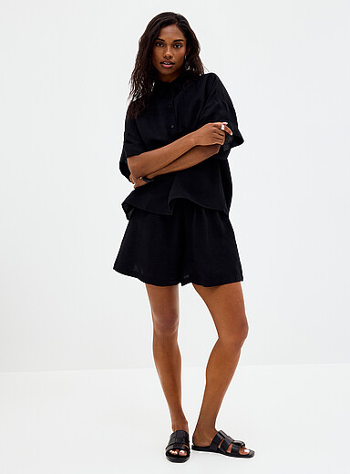 Le short lin logo brod&eacute;