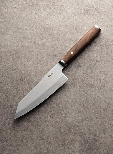 Le couteau Santoku en noyer