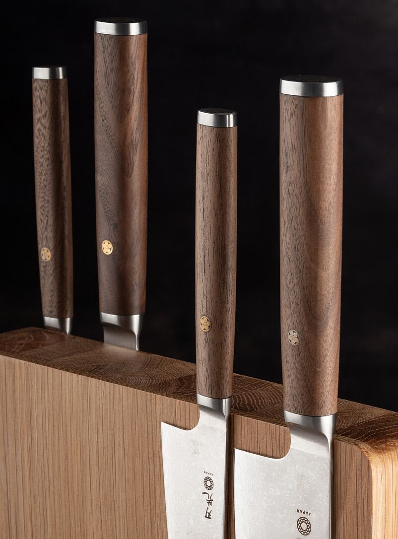Hazaki Knives Taupe White oak magnetic knife block