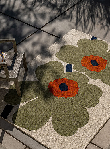 Marimekko: Le tapis int&eacute;rieur et ext&eacute;rieur Unikko 60e&nbsp;anniversaire Voir nos formats offerts Blanc cass&eacute;
