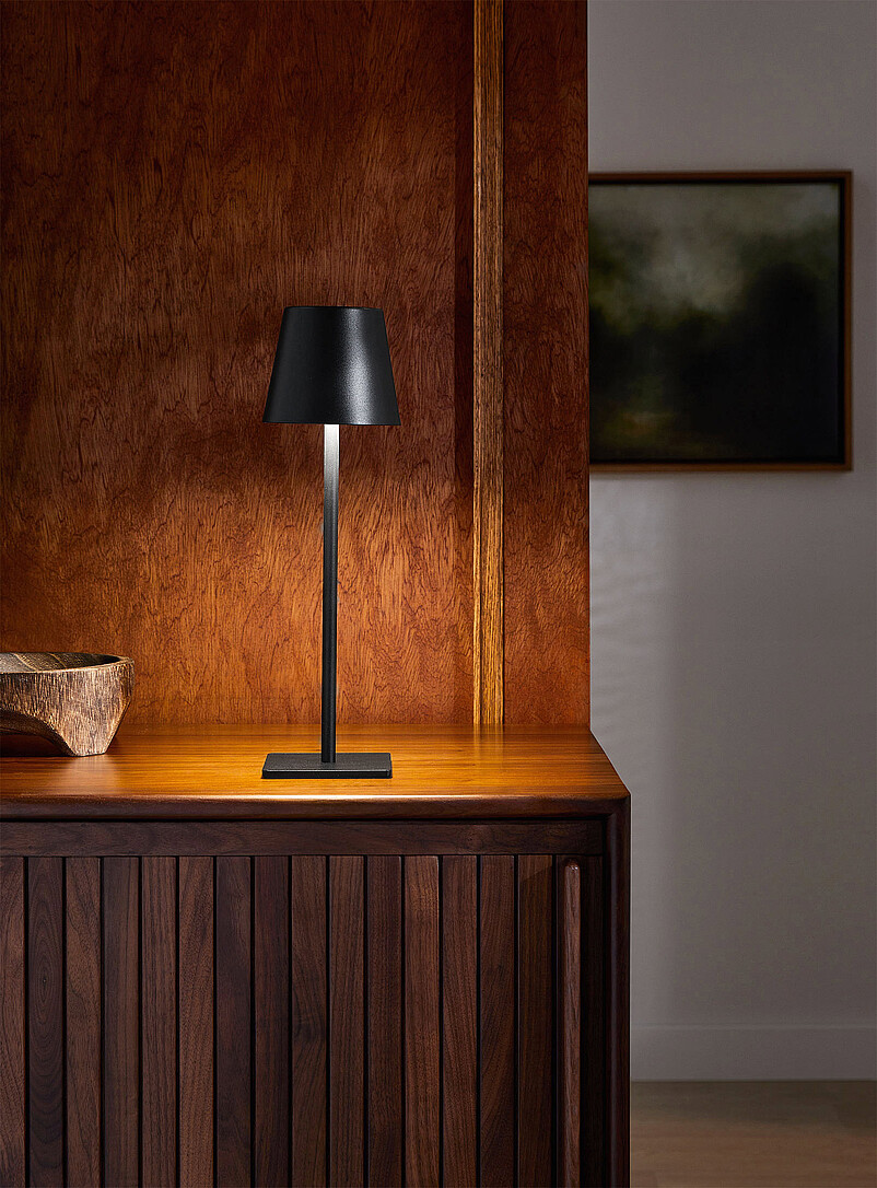 Simons Maison: La lampe de table tactile rechargeable &eacute;pur&eacute;e Noir