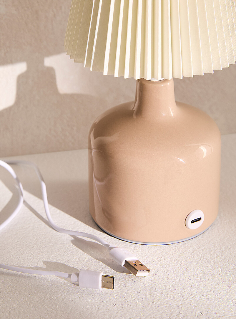 Simons Maison: La lampe de table tactile rechargeable abat-jour pliss&eacute; Blanc cass&eacute;