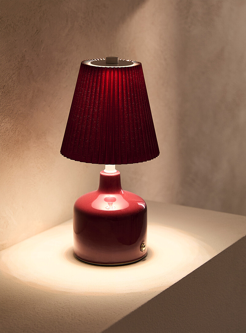 Simons Maison: La lampe de table tactile rechargeable abat-jour pliss&eacute; Blanc cass&eacute;