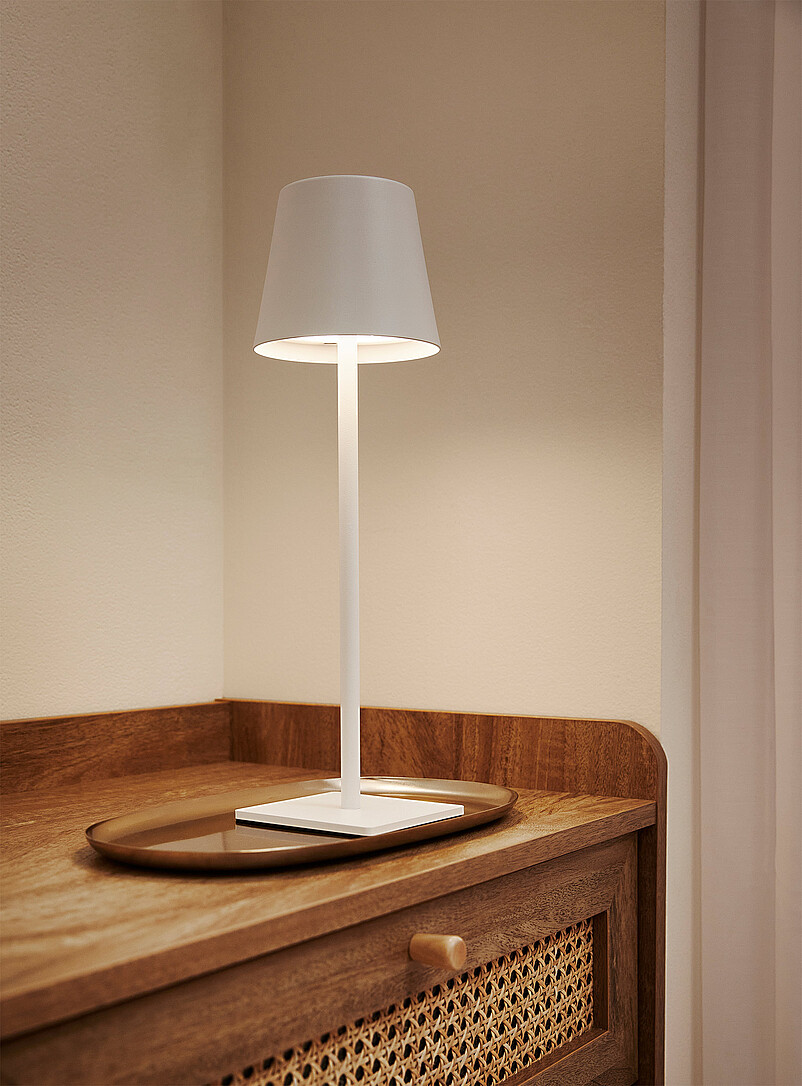 Sleek rechargeable touch table lamp product image (primary)