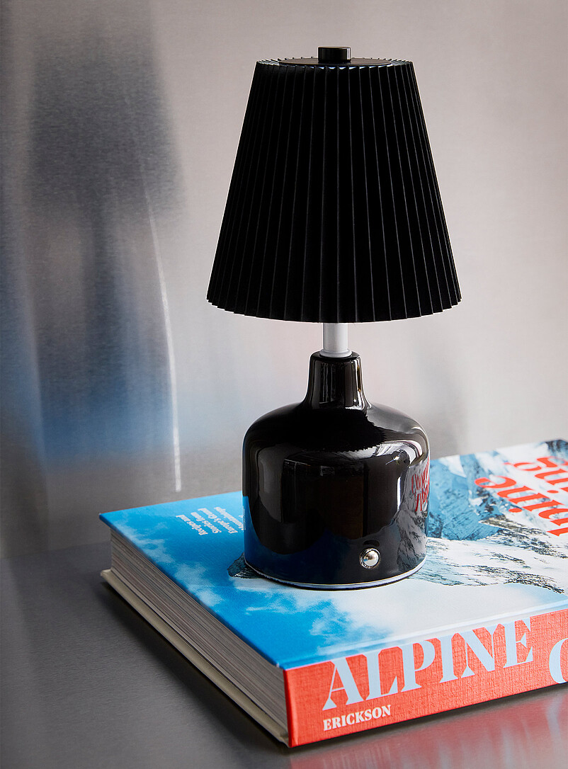 Pleated lampshade rechargeable touch table lamp product image (primary)
