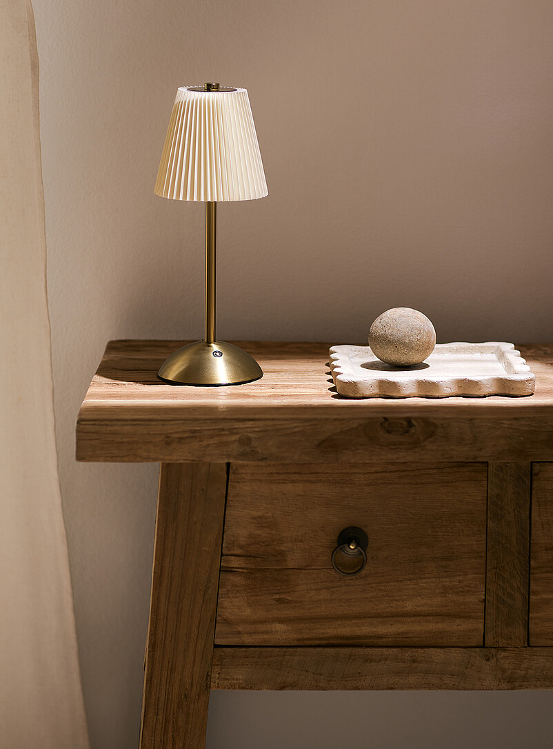 Rechargeable touch lamp with pleated shade product image (primary)