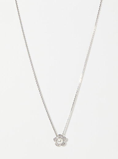 Shimmery mini-flower chain