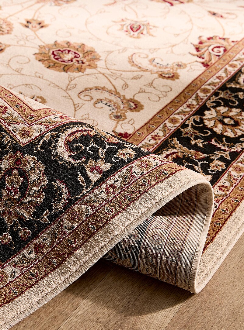 Simons Maison: Le tapis fleurs opulentes Voir nos formats offerts Noir &agrave; motifs