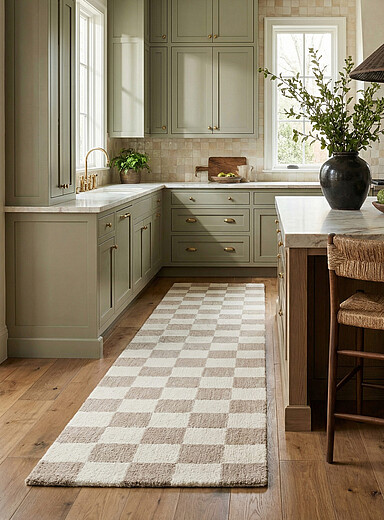 Simons Maison: Le tapis de couloir damier cr&egrave;me et sable Voir nos formats offerts &Eacute;cru &agrave; motifs