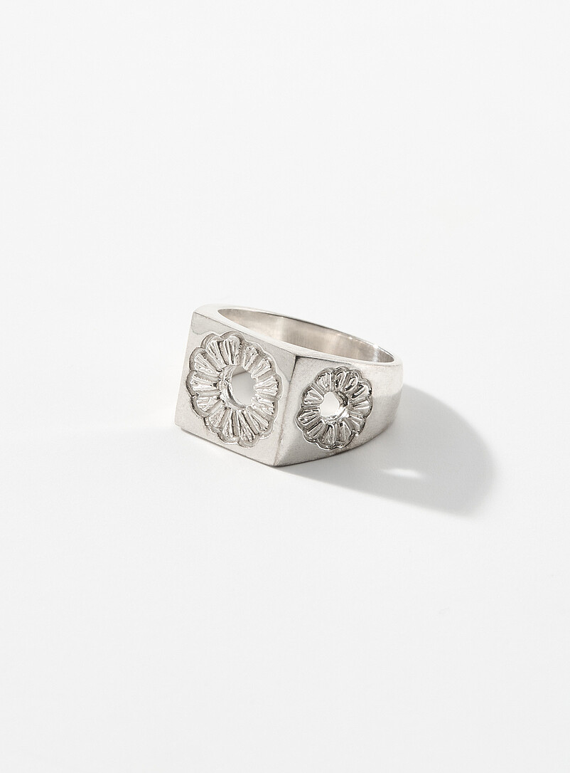 Marigold signet ring product image (primary)