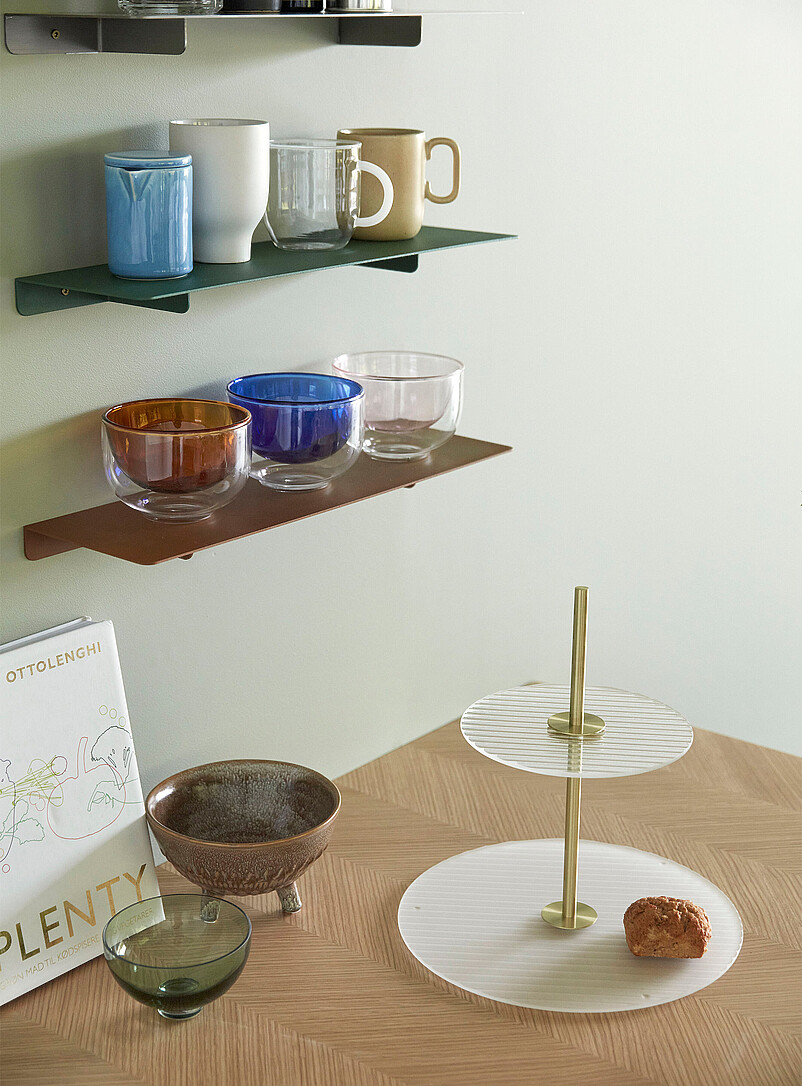 Ripple frosted/brass tiered stand product image (primary)