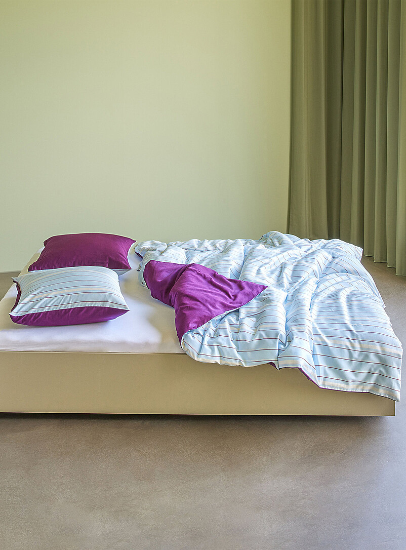 Solace striped bed linen set product image (primary)