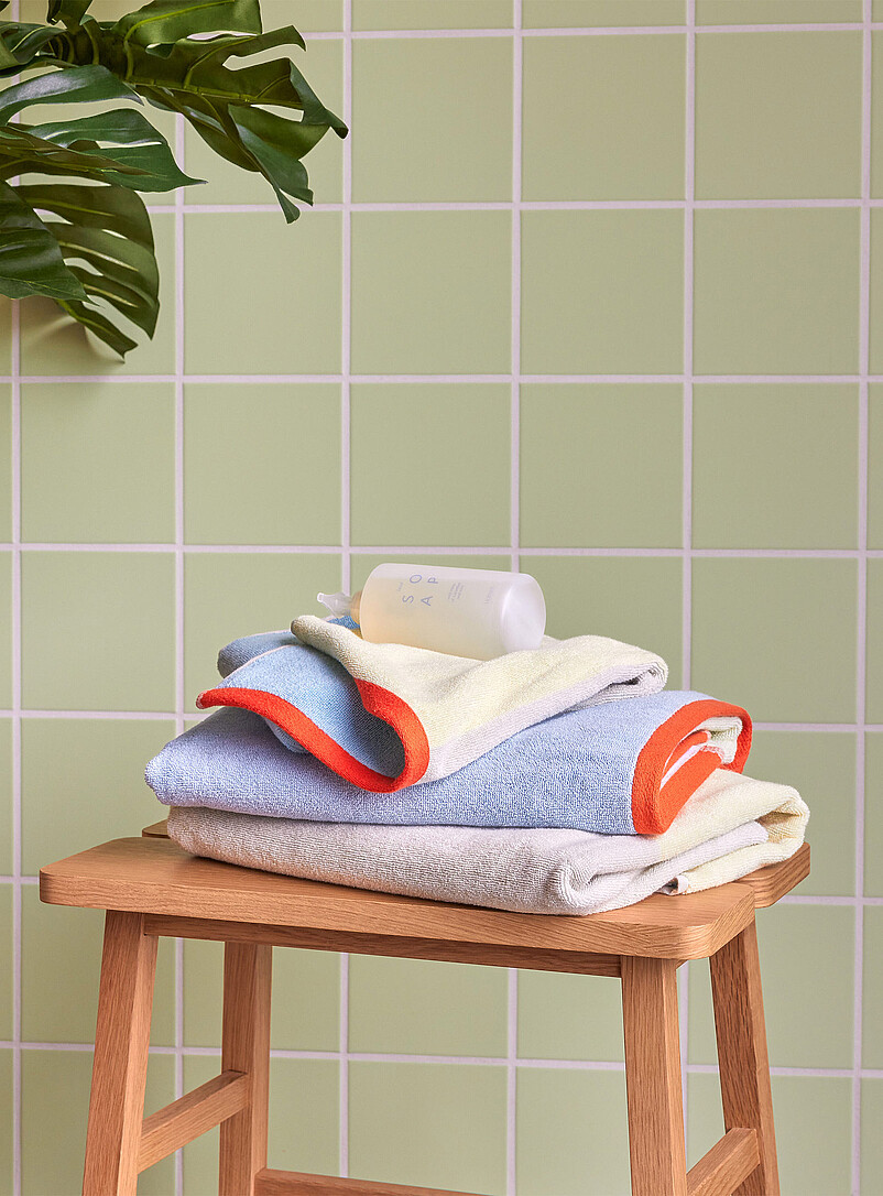 Small colour block contrasting trim towels Pack of 2 product image (primary)