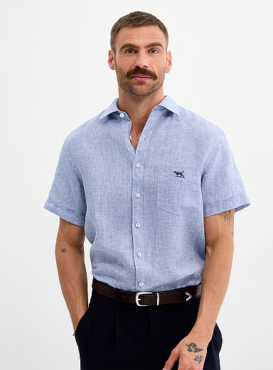 La chemise pur lin fa&ccedil;on chambray <b>Coupe sportive</b>