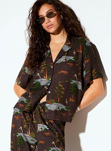 La blouse carr&eacute;e col crant&eacute;