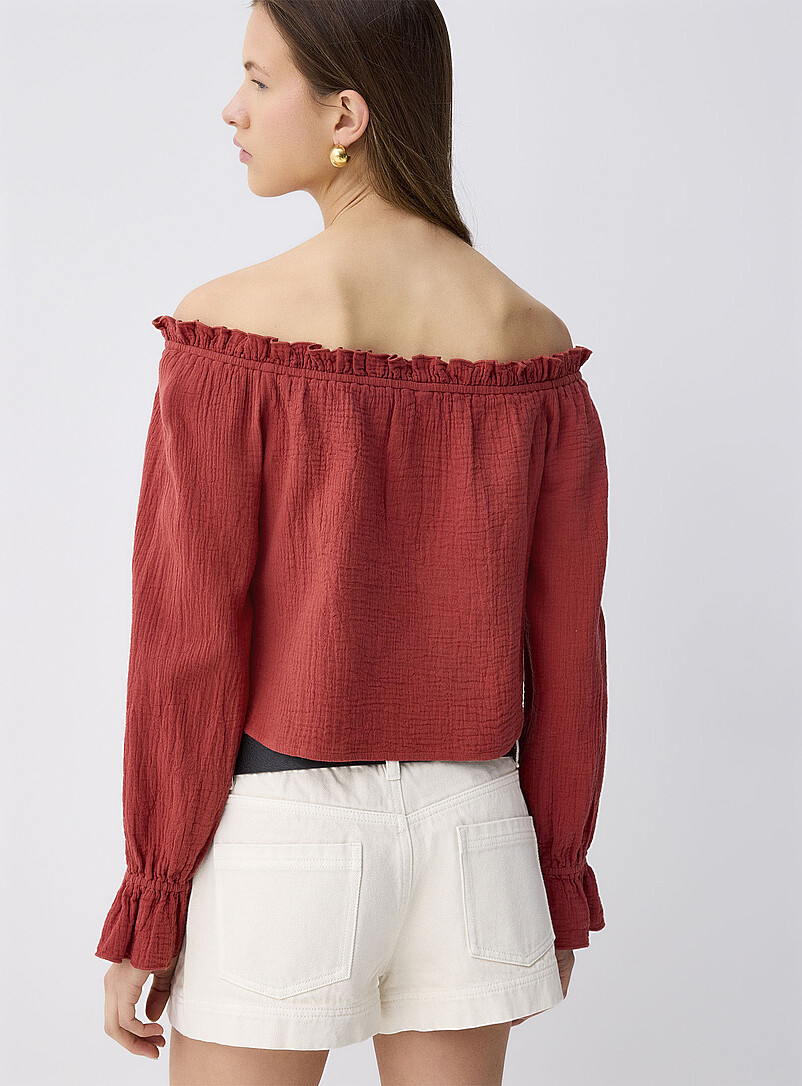 Twik: La blouse &eacute;paules d&eacute;nud&eacute;es frisons Brun assorti pour femme