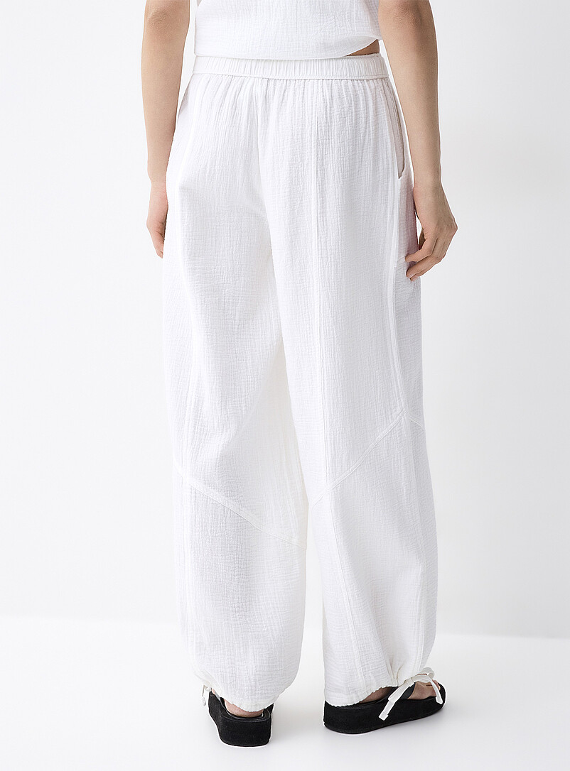 Twik White Loose organic cotton gauze jogger for women