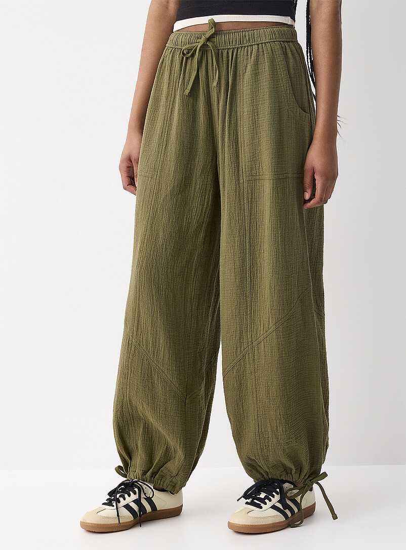 Twik White Loose organic cotton gauze jogger for women