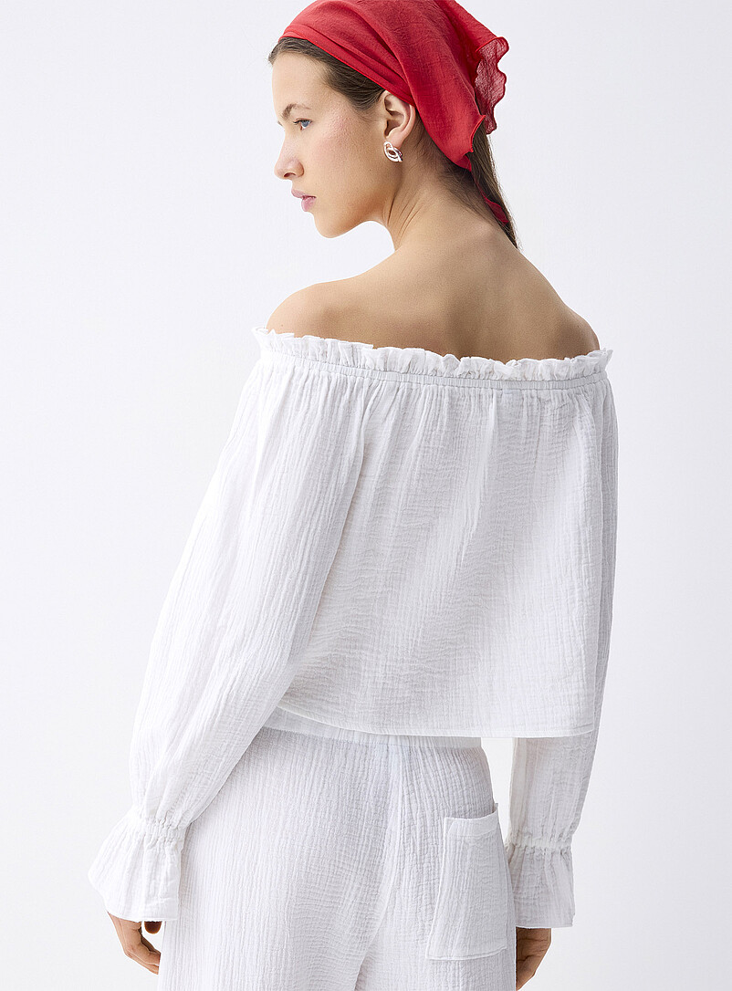 Ruffled off-the-shoulder blouse product image 3