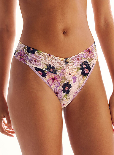 Hanky Panky: Le tanga dentelle extensible &agrave; motif Nylon Rose p&ecirc;che pour femme
