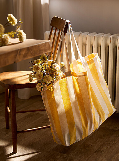 Le sac de magasinage rayures parasol