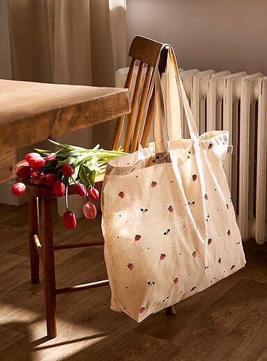 Strawberry and flower shopping bag