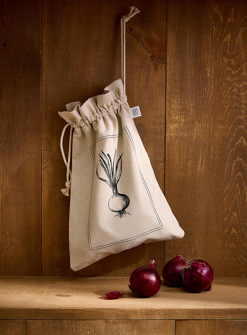 Onion storage bag product image (primary)