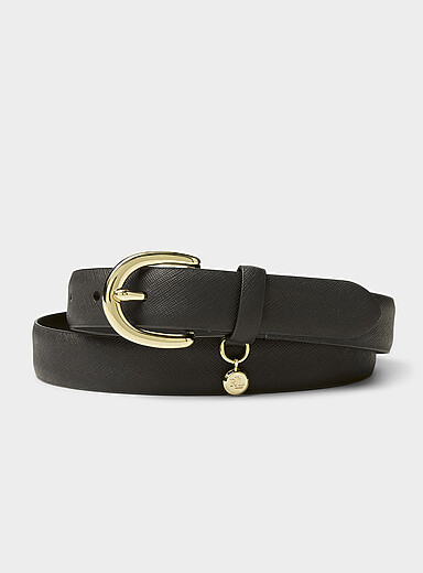 La ceinture cuir textur&eacute; breloque signature