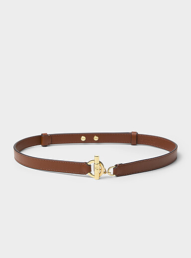 Toggle and ring thin leather belt