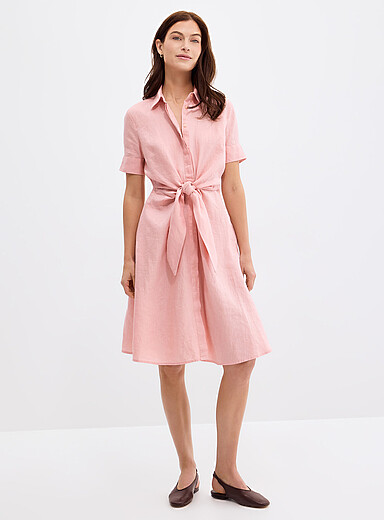 La robe chemise lin taille nou&eacute;e