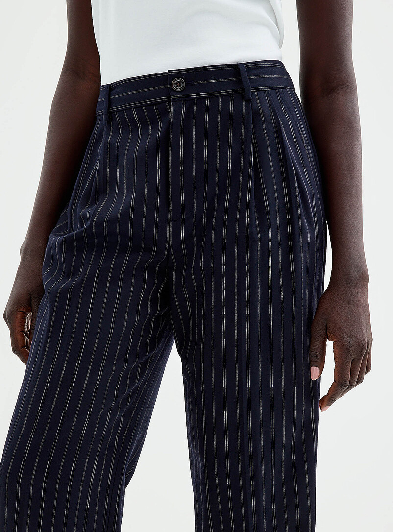 Lauren Ralph Lauren: Le pantalon laine souple rayures banquier <b>Coupe : jambe droite, taille haute</b> Bleu marine - Bleu nuit pour femme