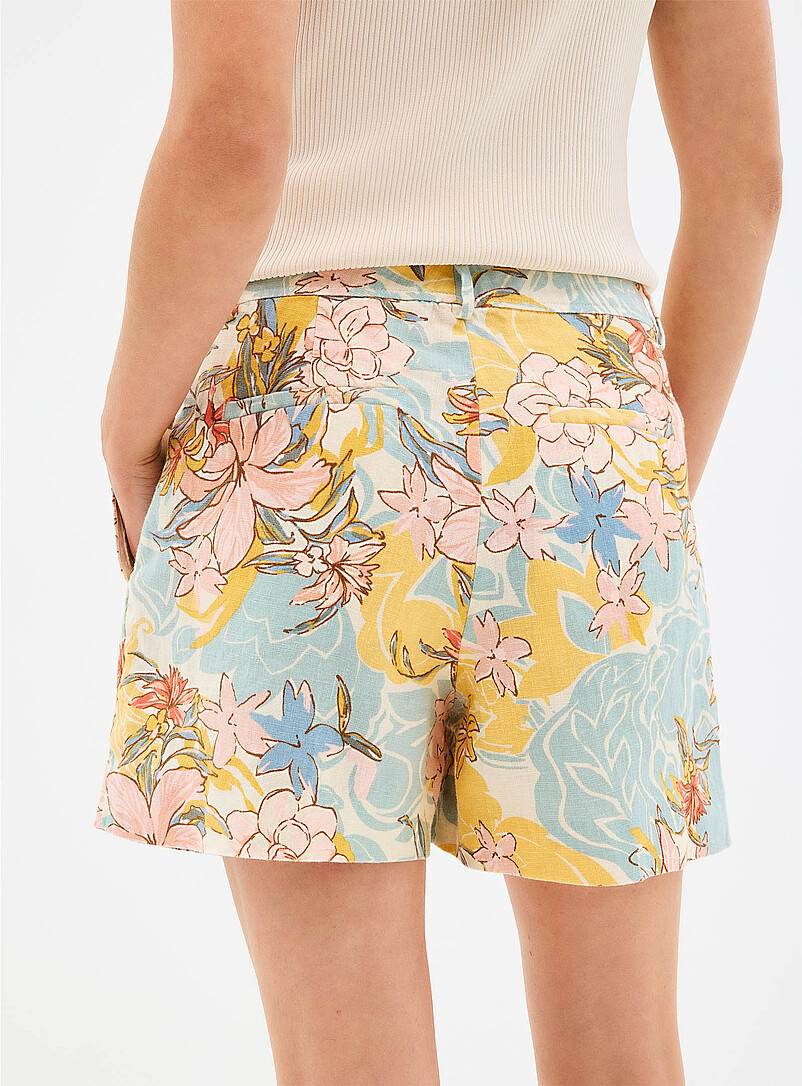Double-pleat patterned pure linen short Fit: Straight leg, high rise product image 3