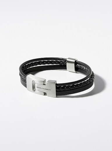 Le bracelet trois rangs cuir noir