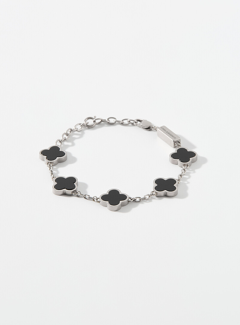 Geo clover bracelet Available exclusively at Simons product image (primary)